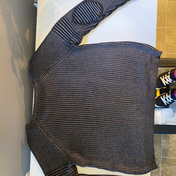 NWOT Stunning Harley-Davidson Silver Knit Sweater - Picture 8 of 10